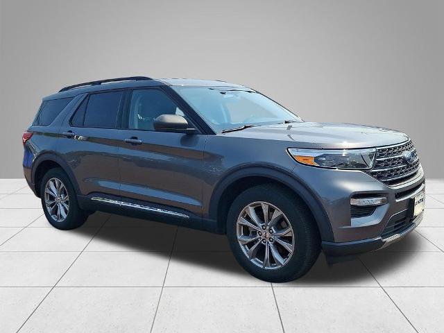 Certified 2023 Ford Explorer XLT w/ Equipment Group 202A AWD/4WD image 3