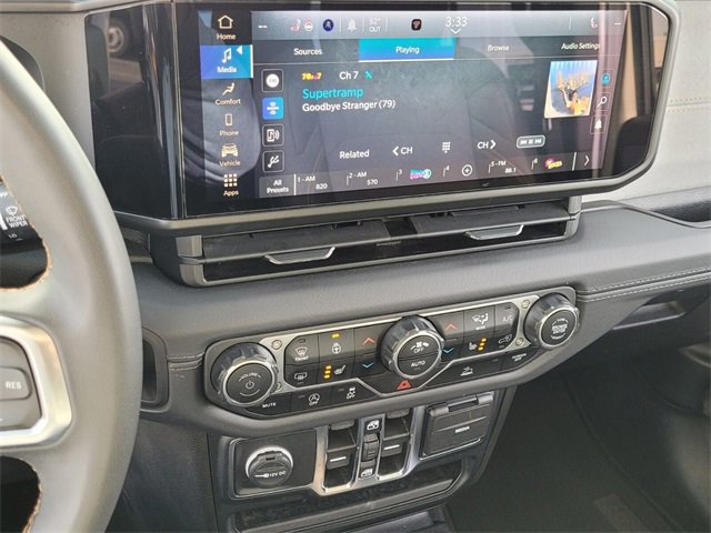 Used 2024 Jeep Wrangler Sahara image 16