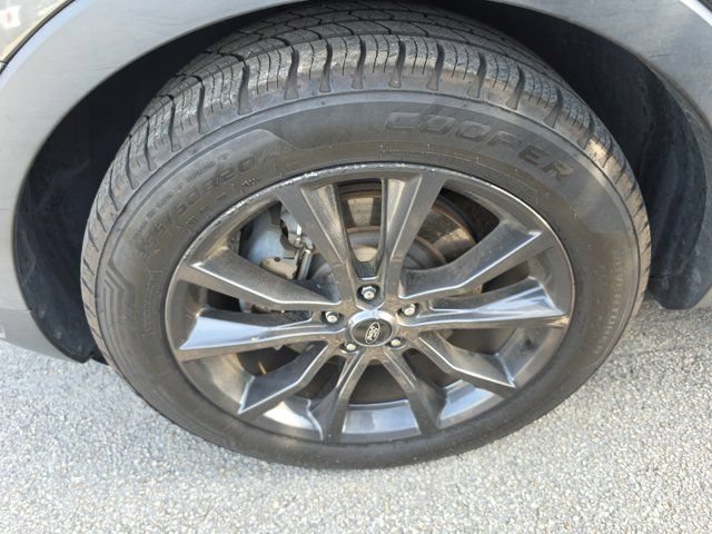Certified 2018 Ford Explorer XLT w/ Equipment Group 202A FWD image 9