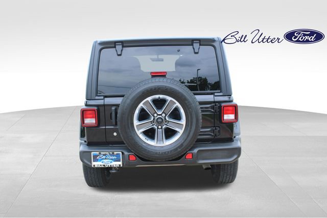 Used 2019 Jeep Wrangler Unlimited Sahara AWD/4WD image 6