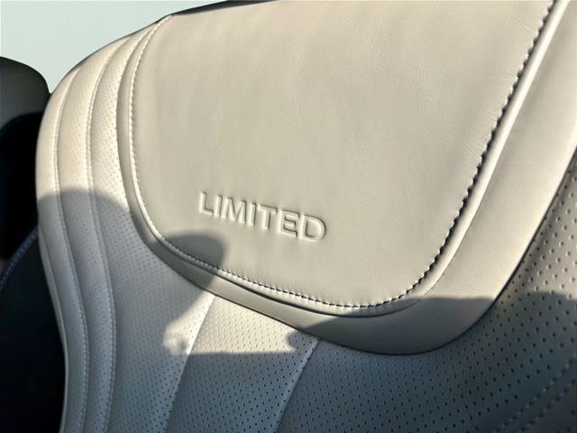Used 2019 INFINITI QX80 Limited w/ All-Season Package AWD/4WD image 9