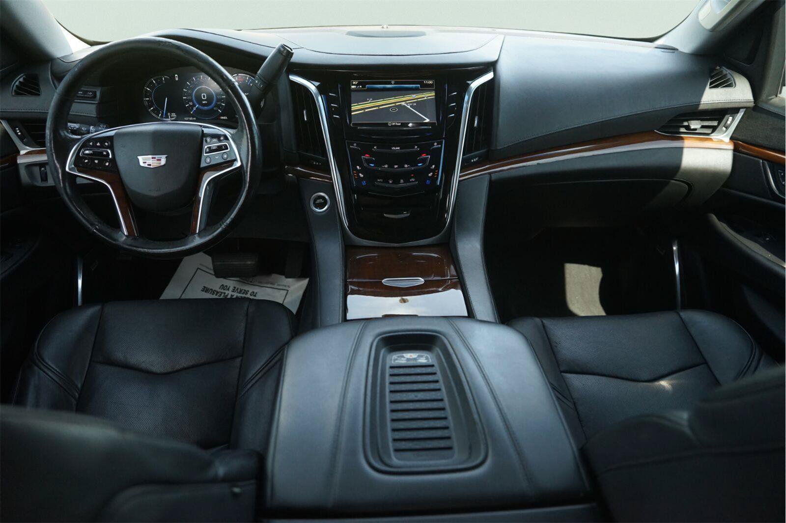 Used 2019 Cadillac Escalade Luxury AWD/4WD image 23