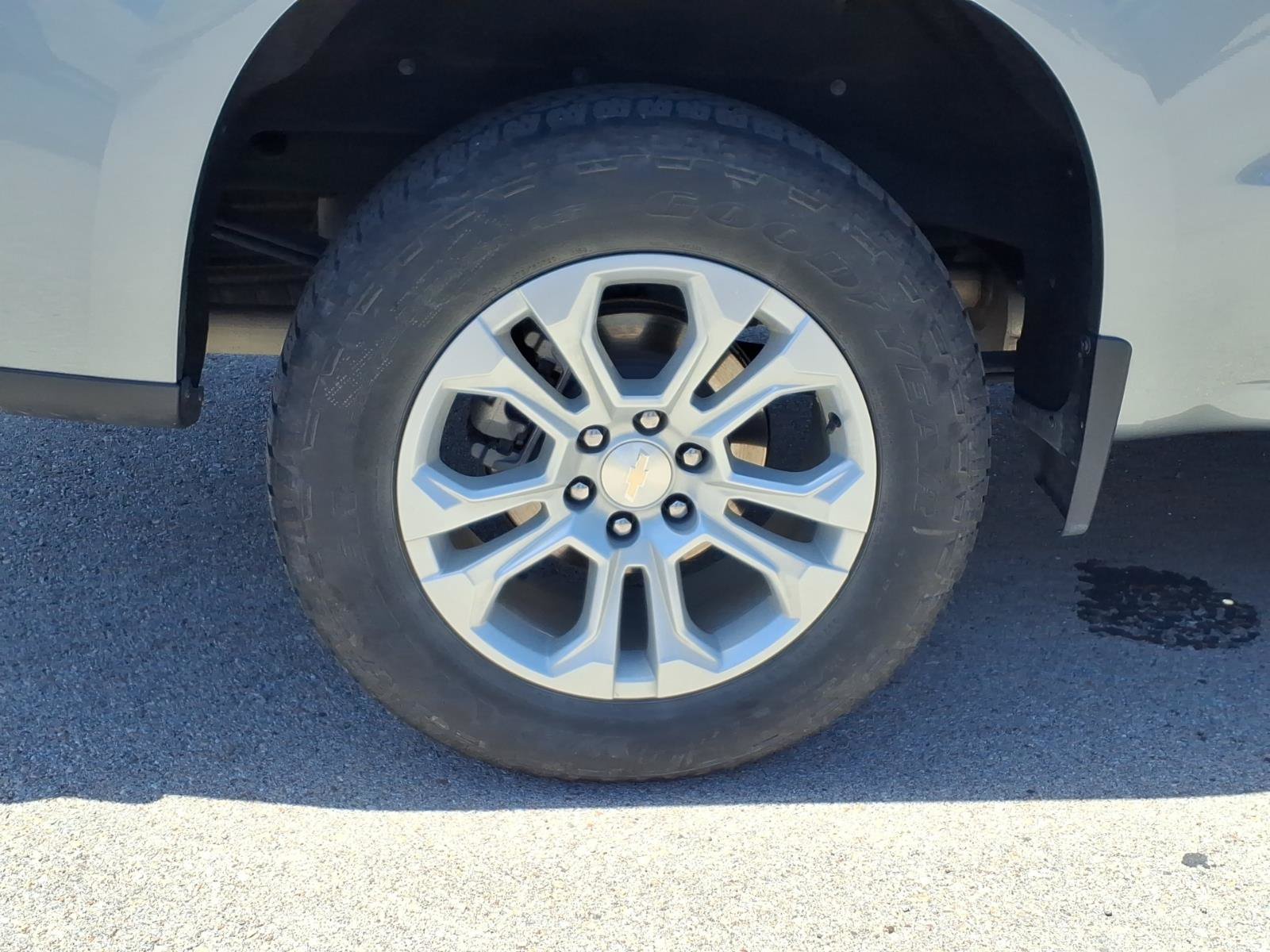 Used 2024 Chevrolet Silverado 1500 LTZ AWD/4WD image 25