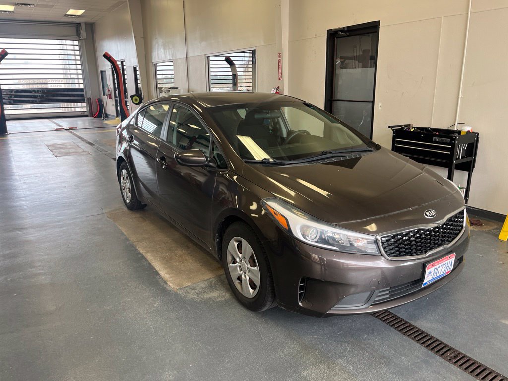 Used 2017 Kia Forte LX FWD image 1