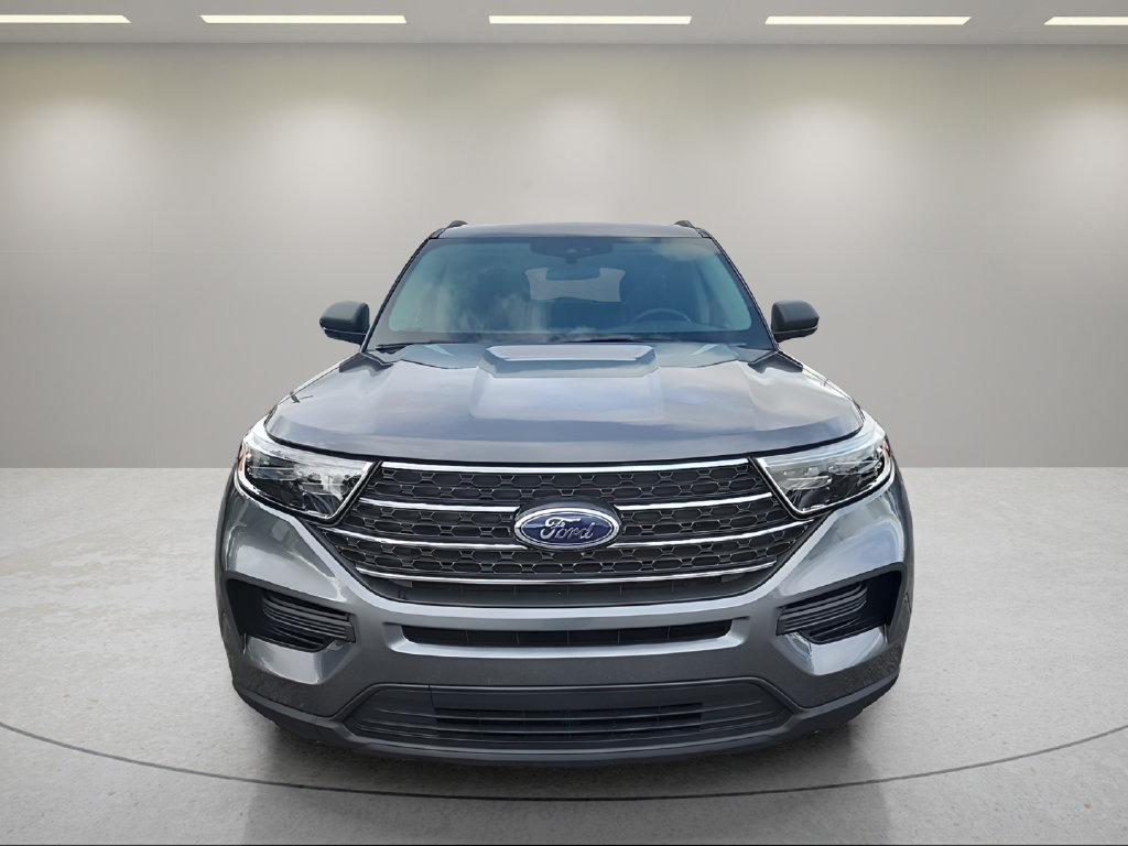 Certified 2024 Ford Explorer XLT AWD/4WD image 2