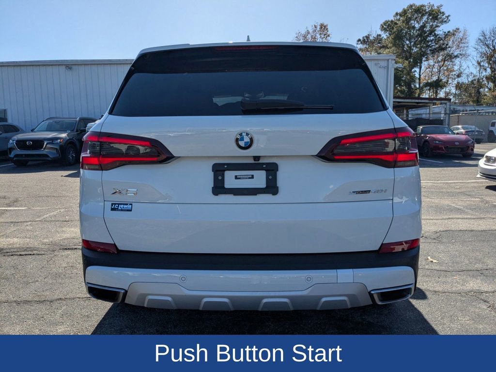 Used 2023 BMW X5 sDrive40i w/ Parking Assistance Package video 4