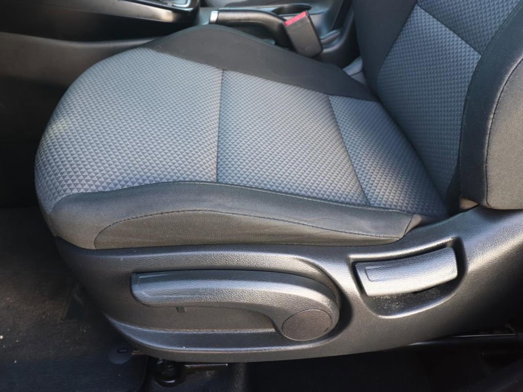 Used 2025 Kia Soul LX w/ LX Technology Package image 16