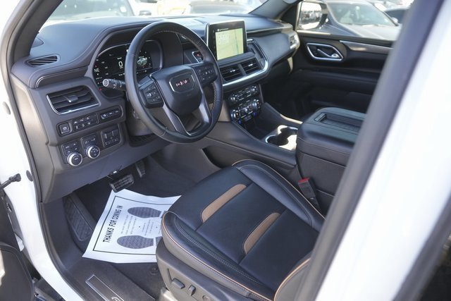 Used 2023 GMC Yukon AT4 w/ Technology Package image 8