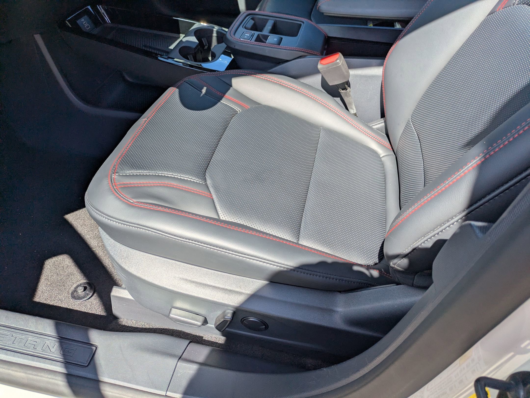 Certified 2025 Ford Mustang Mach-E Premium w/ Sport Appearance Package AWD/4WD image 14