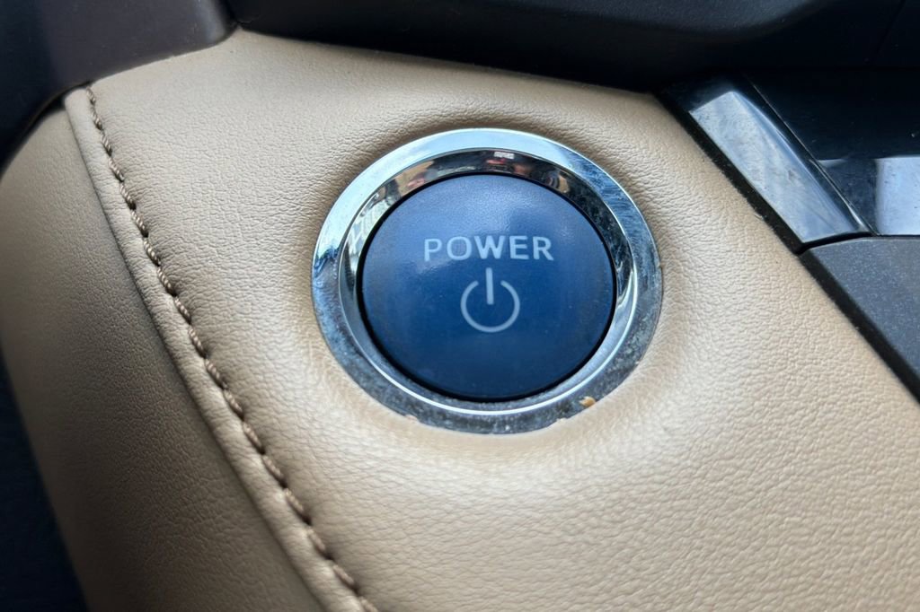 Used 2018 Toyota RAV4 Limited w/ Advanced Technology Package image 21