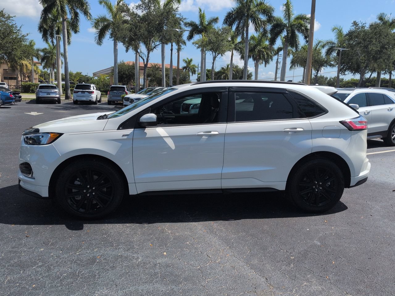 Certified 2024 Ford Edge ST-Line w/ Cargo Accessory Package AWD/4WD image 7