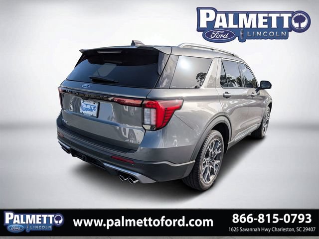 Certified 2025 Ford Explorer Platinum w/ Ultimate Package AWD/4WD image 3