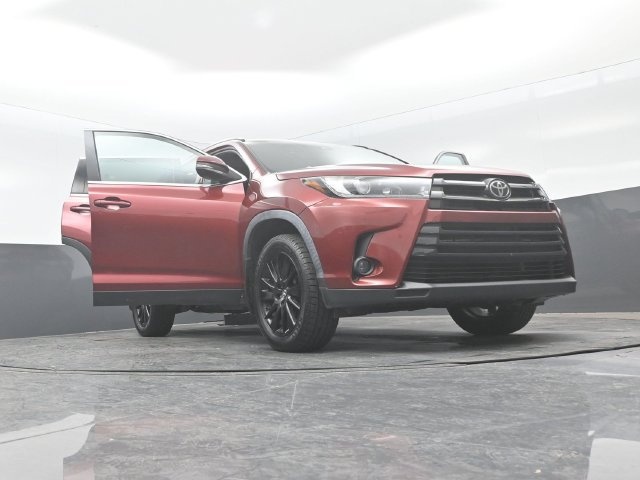 Used 2019 Toyota Highlander SE AWD/4WD image 33