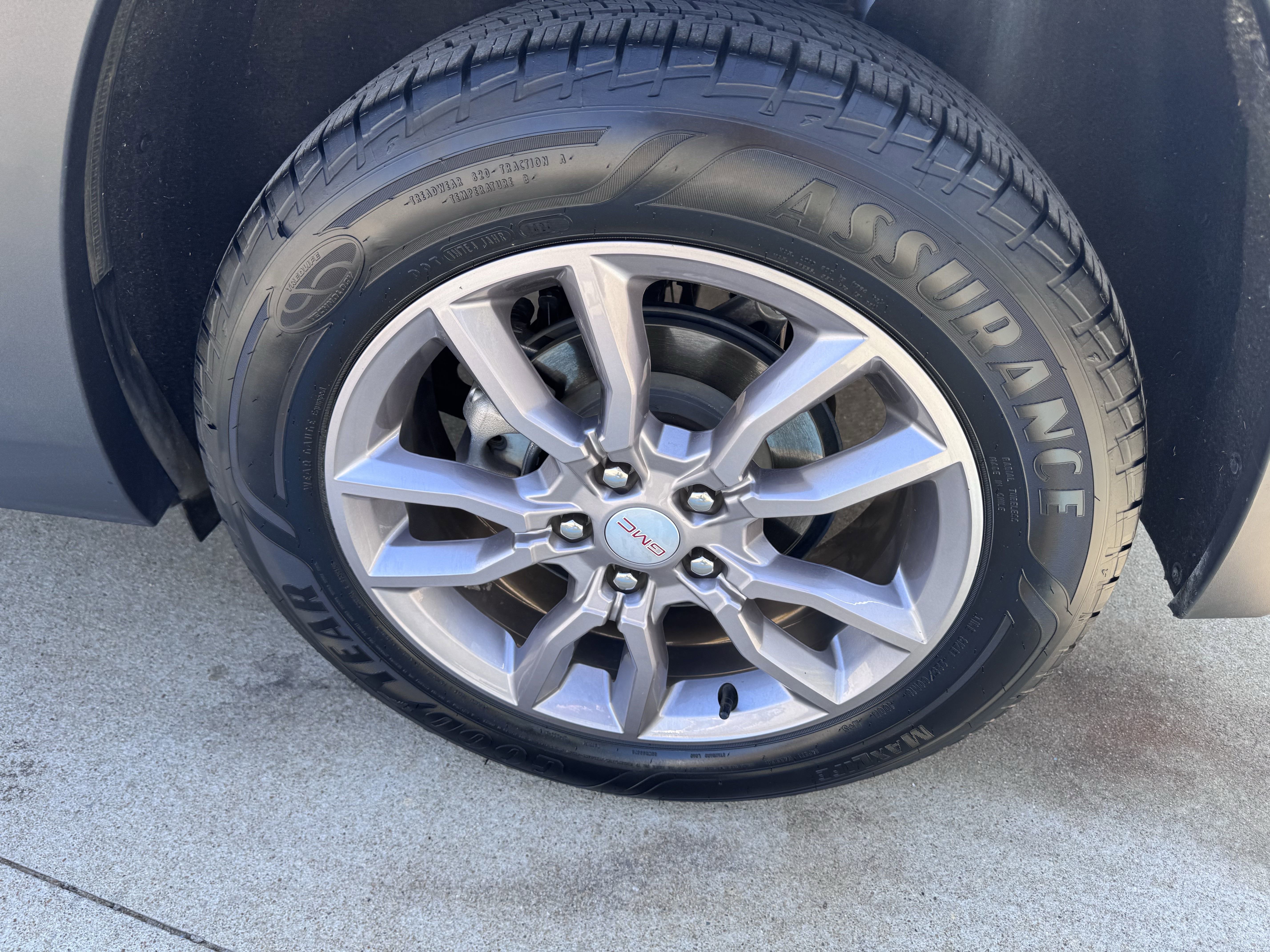 Used 2023 GMC Terrain SLT image 6