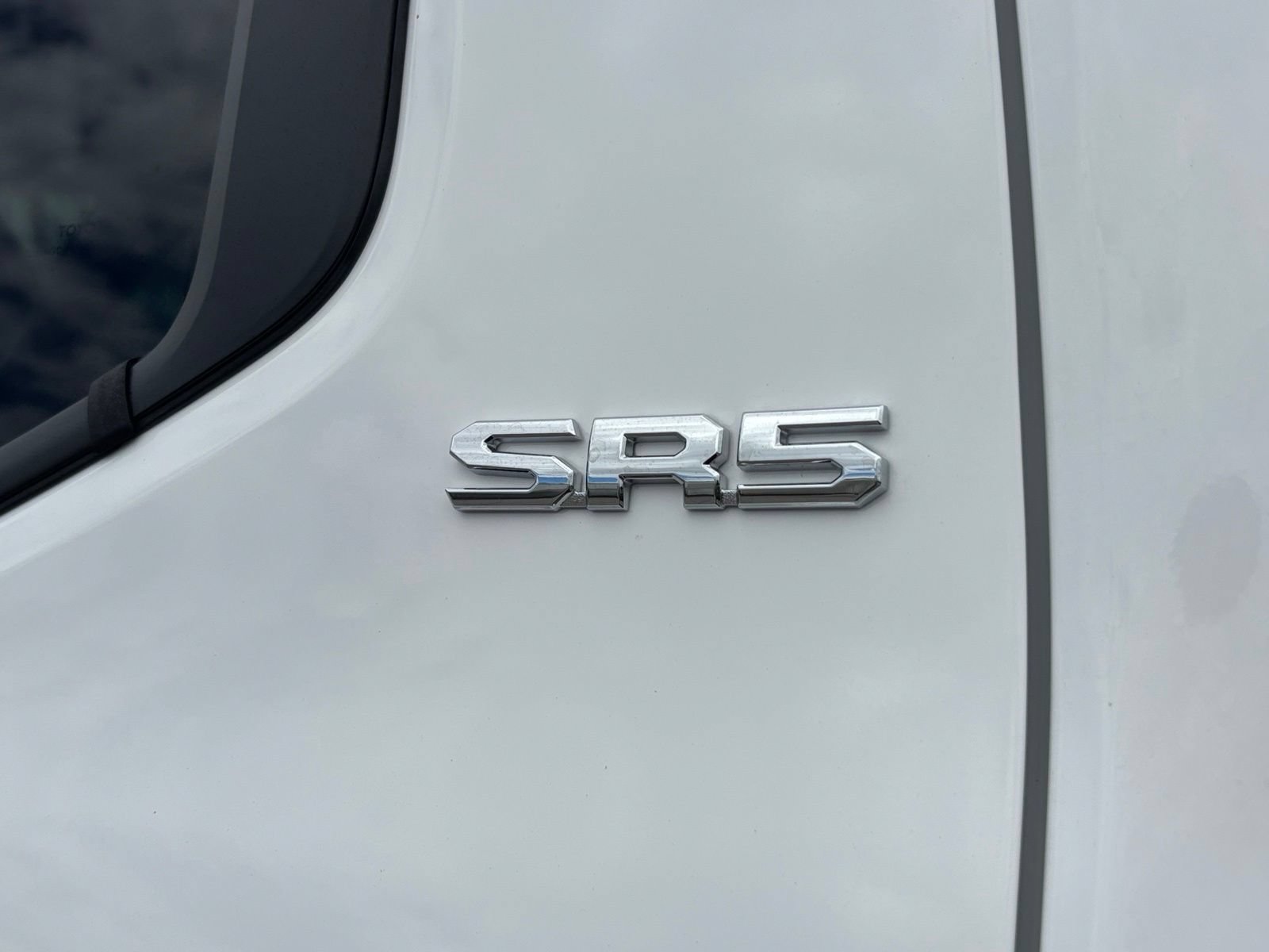 Used 2025 Toyota Tacoma SR5 AWD/4WD image 13