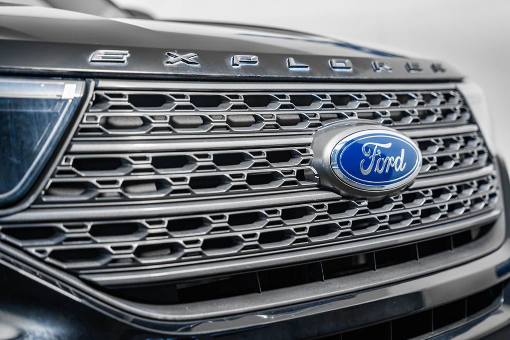 Certified 2021 Ford Explorer XLT w/ Equipment Group 202A image 14