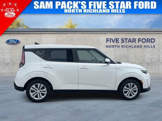 Used 2023 Kia Soul LX FWD image 10