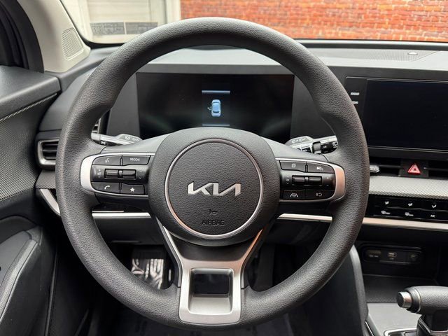 Used 2023 Kia Sportage LX image 14