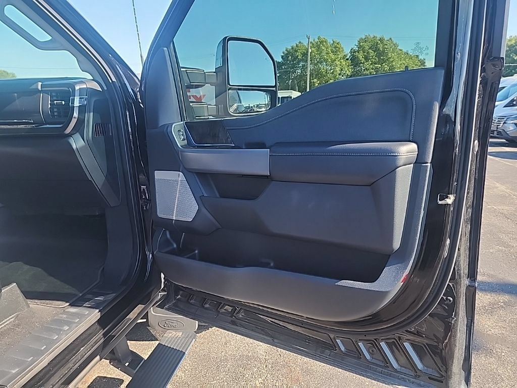 Certified 2023 Ford F250 Lariat w/ Lariat Ultimate Package AWD/4WD image 16