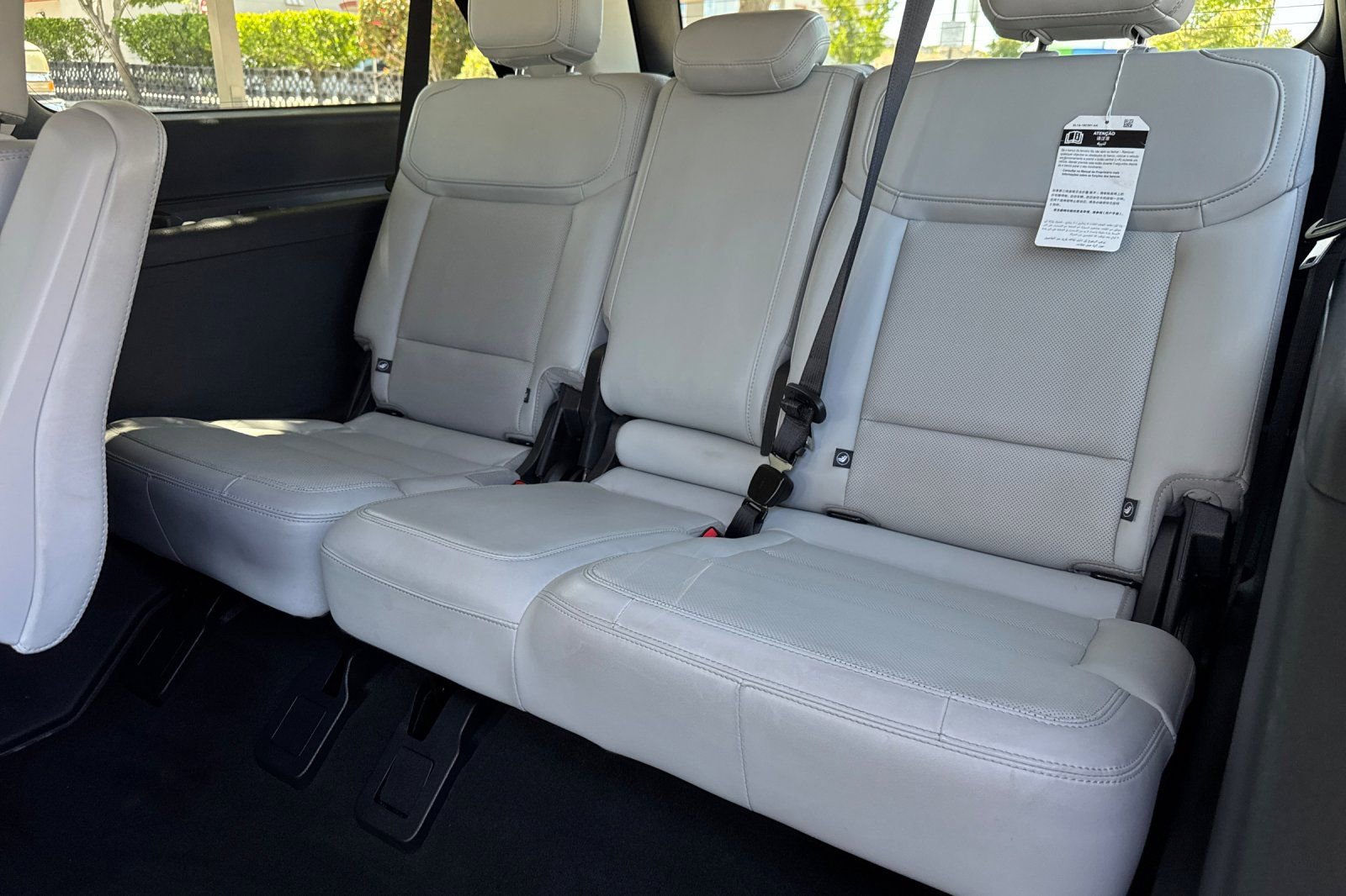Certified 2025 Ford Expedition Max Platinum w/ Driver's Package AWD/4WD image 17