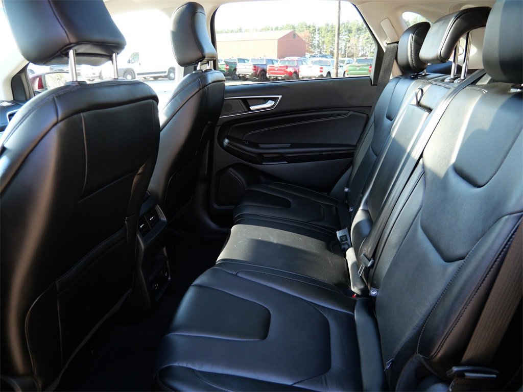 Certified 2022 Ford Edge Titanium w/ Class II Trailer Tow Package image 11