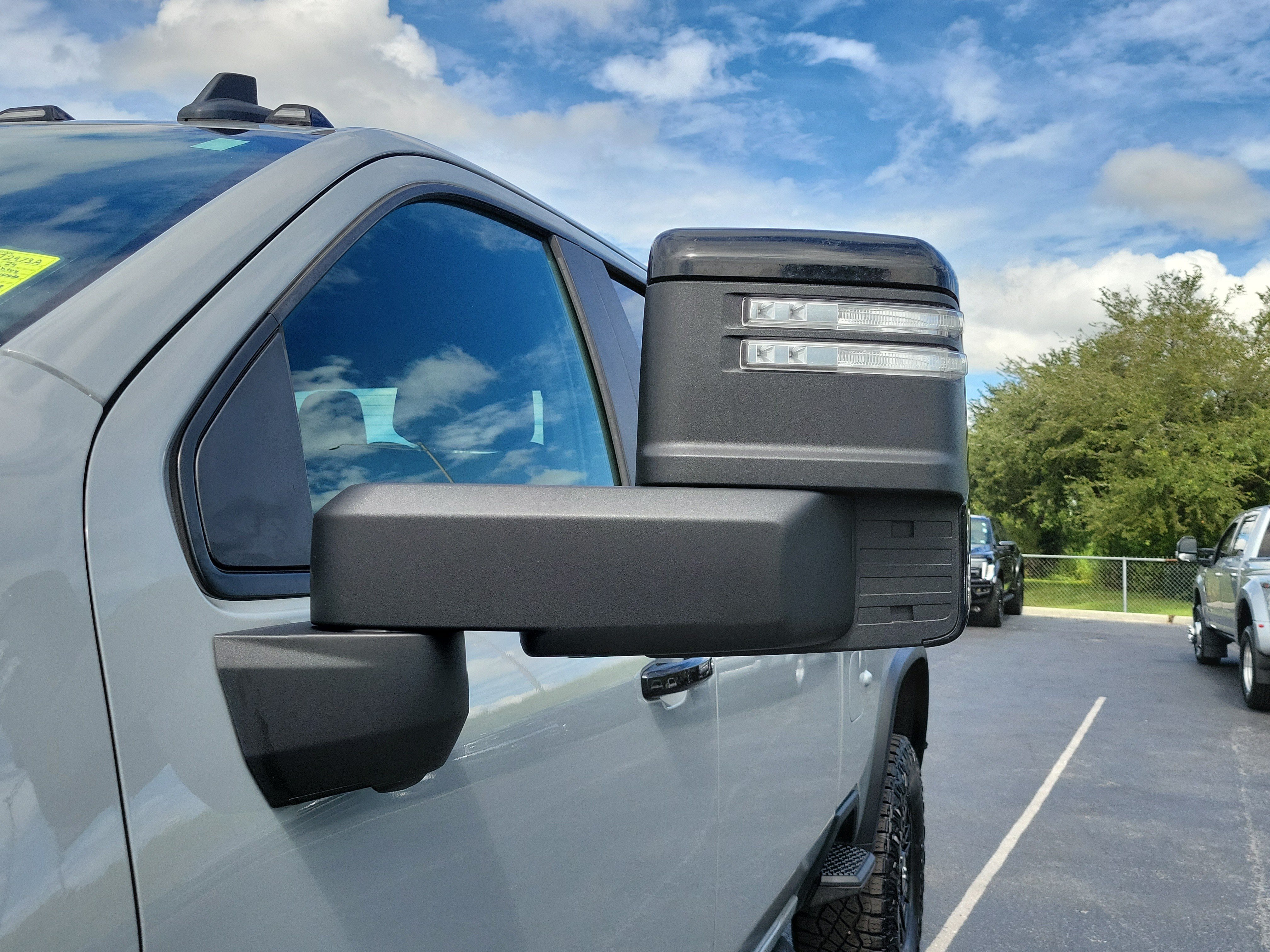 Used 2024 Chevrolet Silverado 2500 ZR2 w/ Technology Package AWD/4WD image 4