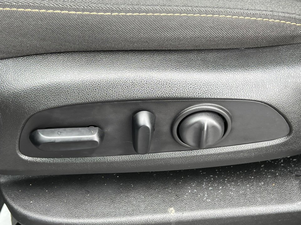 Used 2020 Chevrolet Equinox LT image 8