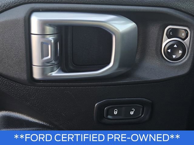 Used 2023 Jeep Gladiator Rubicon w/ Cold Weather Group image 32