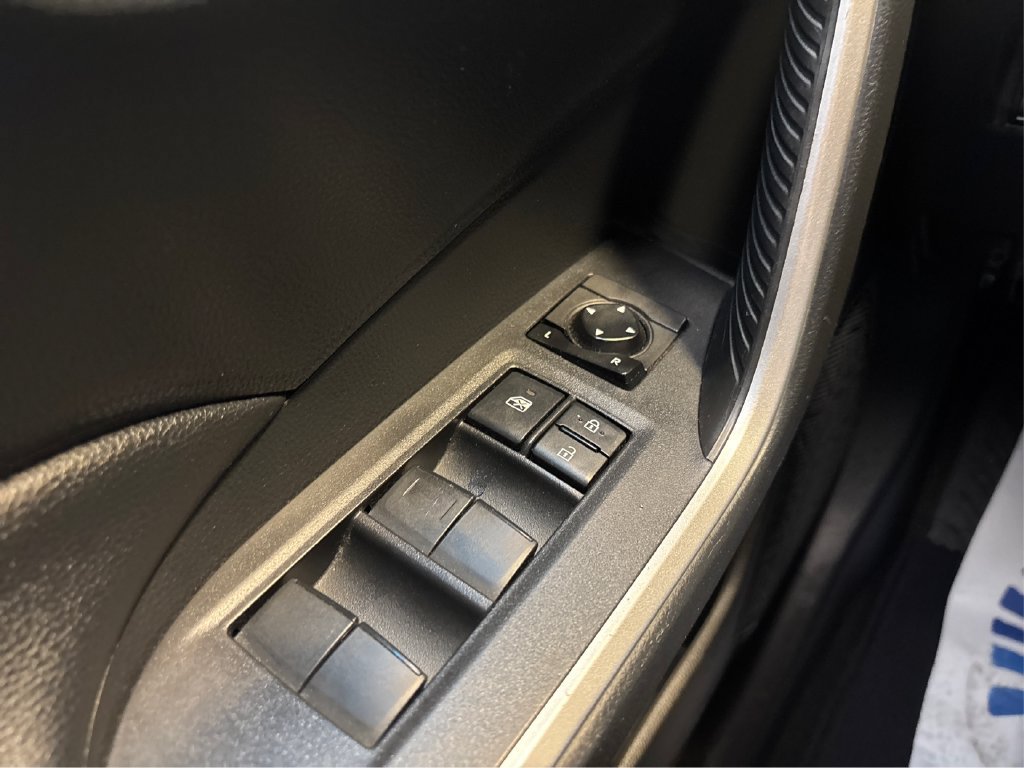 Used 2019 Toyota RAV4 LE AWD/4WD image 35