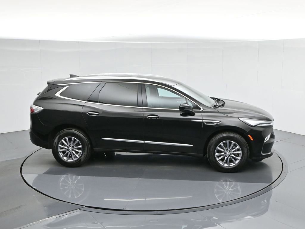 Used 2024 Buick Enclave Premium image 11