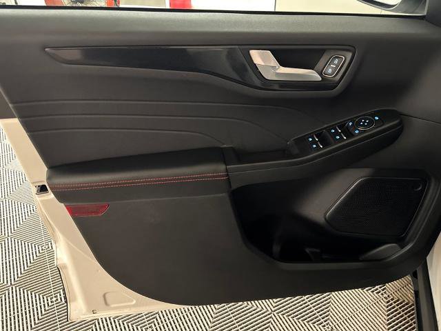 Certified 2025 Ford Escape ST-Line w/ Tech Pack #1 FWD image 15