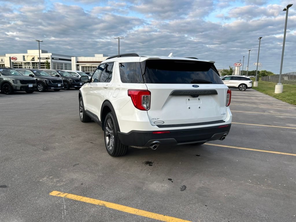 Certified 2022 Ford Explorer XLT w/ Equipment Group 202A AWD/4WD image 9