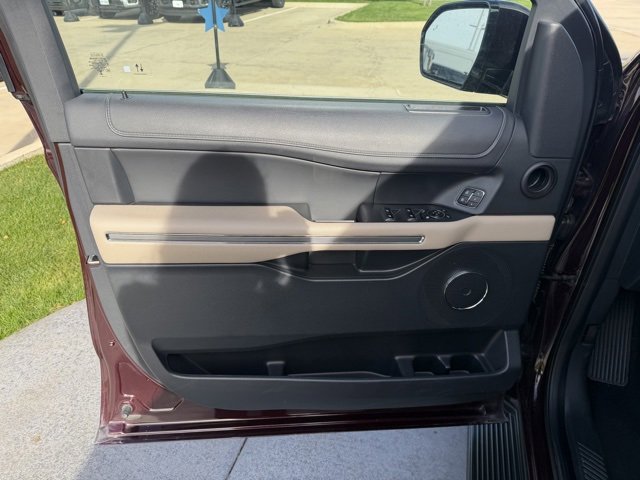 Certified 2024 Ford Expedition Max XLT image 10