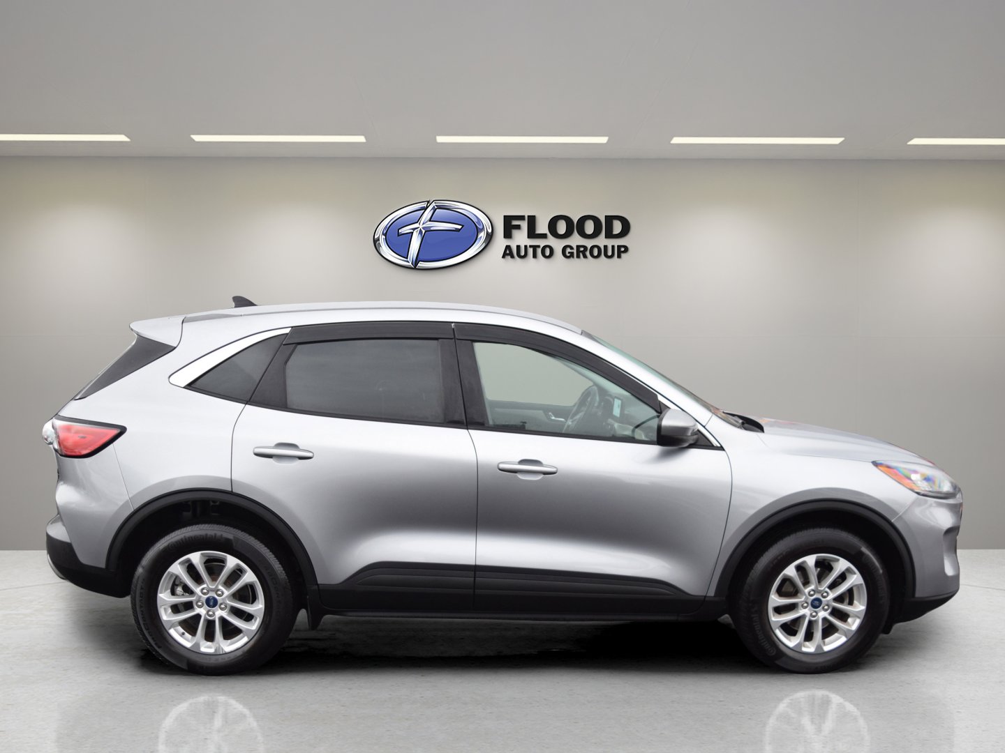 Certified 2021 Ford Escape SE image 3