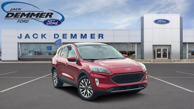 Certified 2022 Ford Escape Titanium w/ Class II Trailer Tow Package image 7