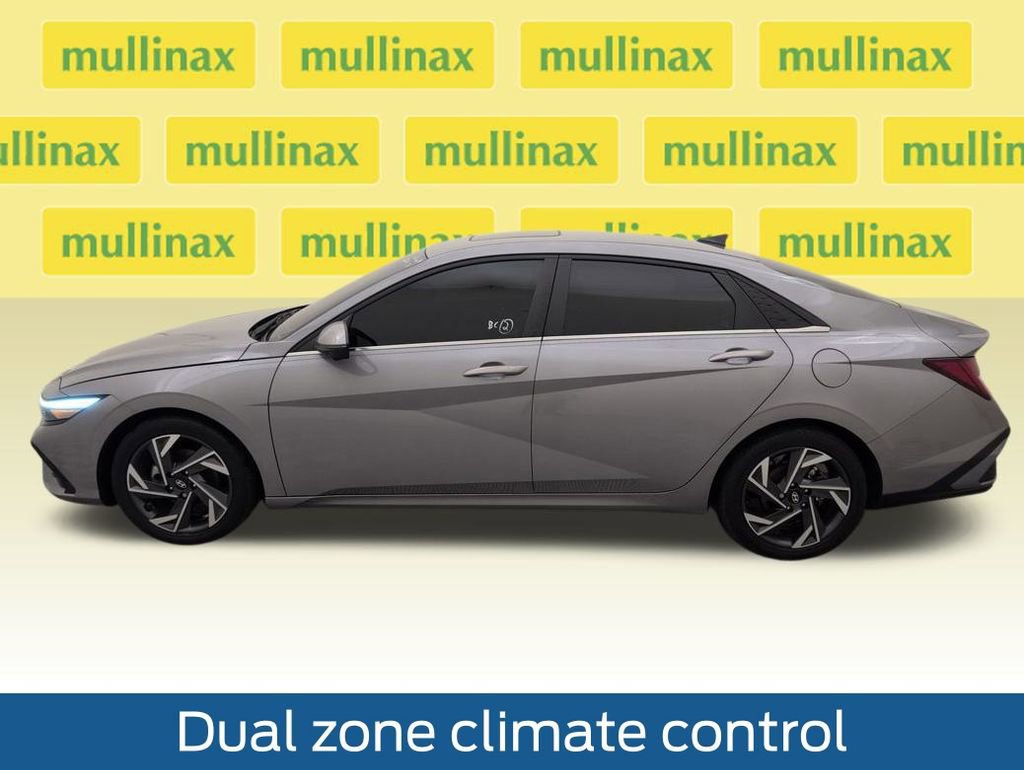 Used 2024 Hyundai Elantra Limited image 2