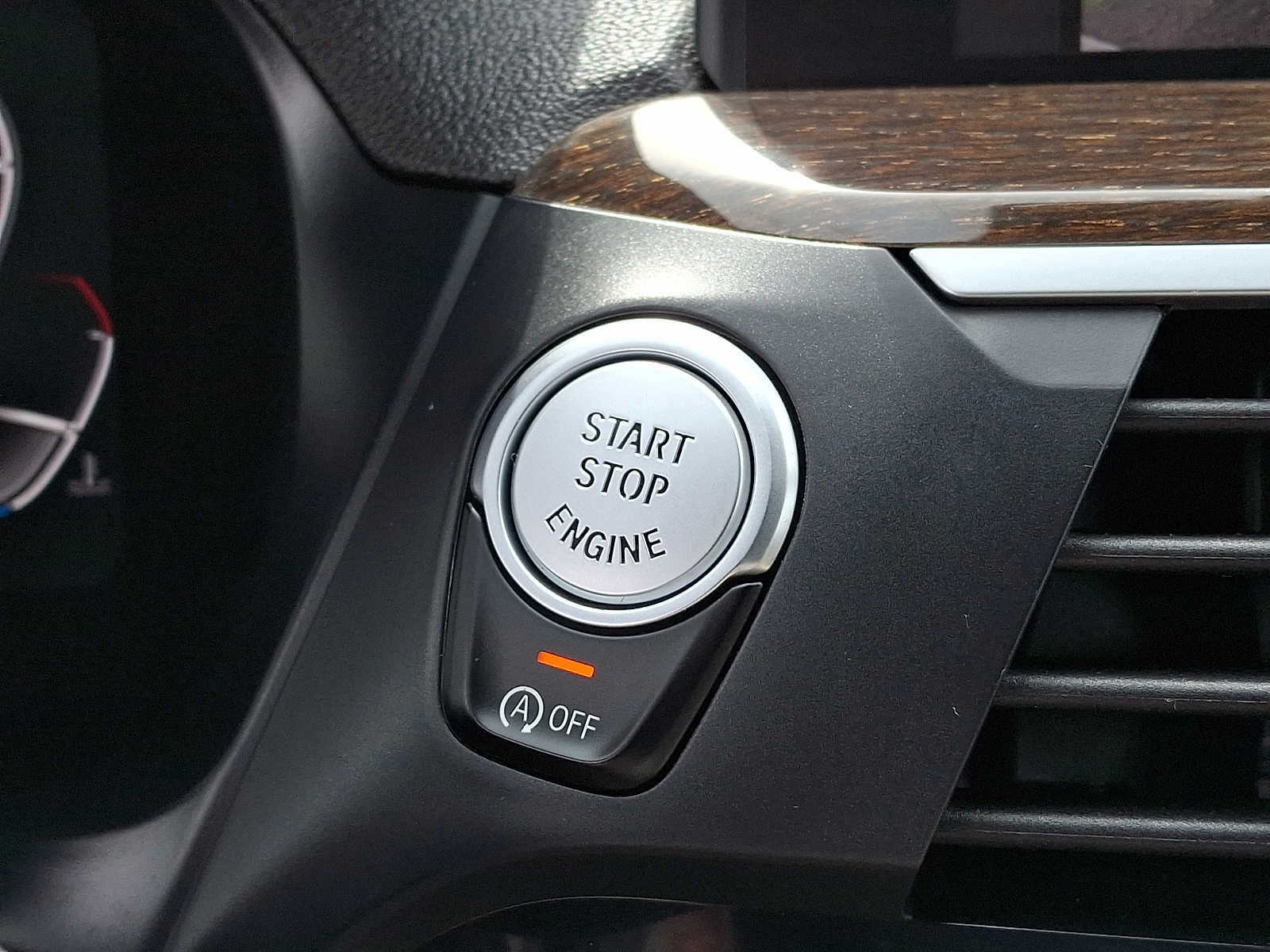 Used 2020 BMW X4 xDrive30i w/ Premium Package image 25