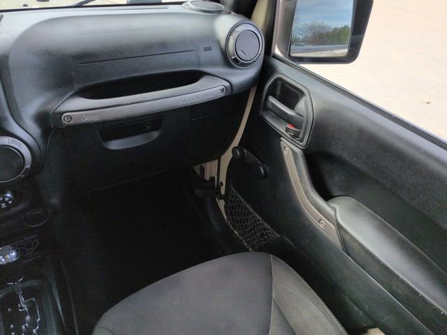 Used 2017 Jeep Wrangler Unlimited Sport w/ Connectivity Group image 17