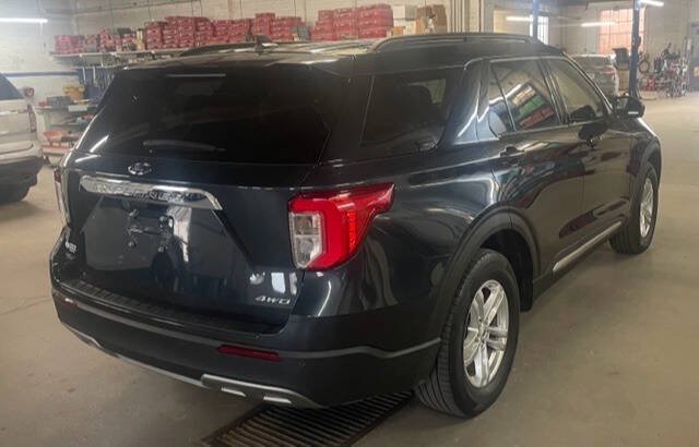 Certified 2023 Ford Explorer XLT w/ Equipment Group 202A AWD/4WD image 6