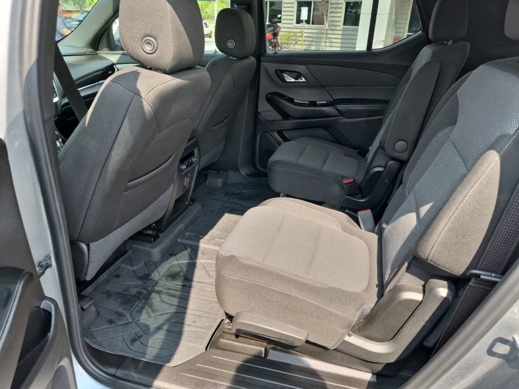 Used 2023 Chevrolet Traverse LT FWD image 15