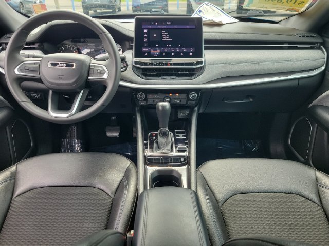 Used 2024 Jeep Compass Latitude AWD/4WD image 12