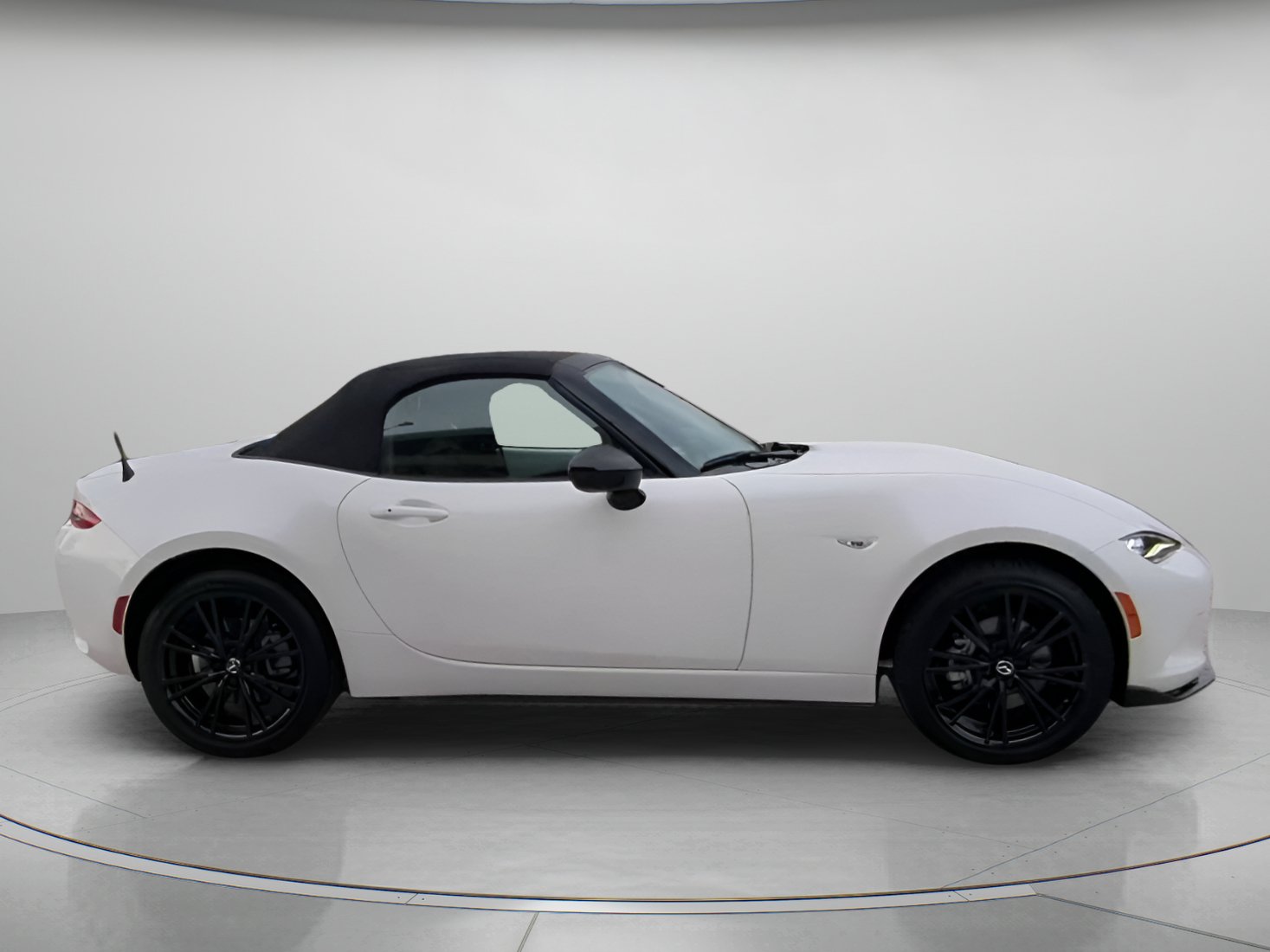 Used 2024 MAZDA MX-5 Miata Club RWD image 33