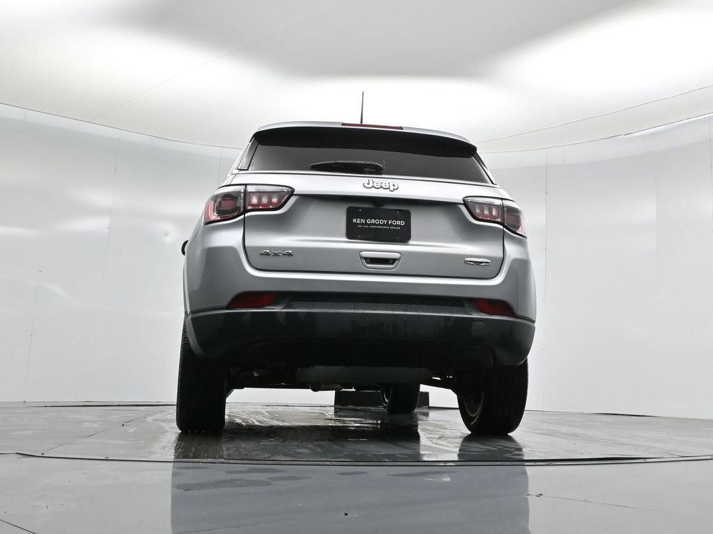 Used 2023 Jeep Compass Latitude image 16