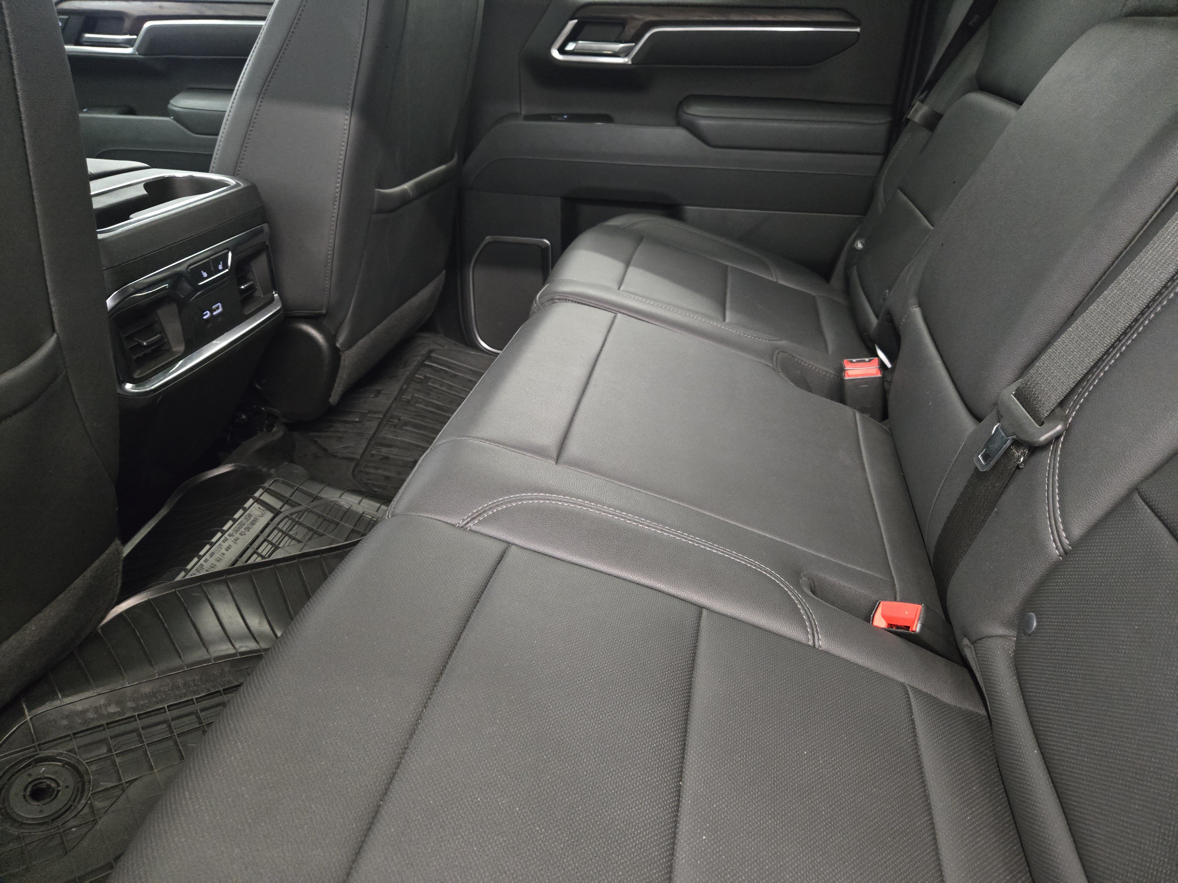 Used 2025 GMC Sierra 1500 SLT AWD/4WD image 32