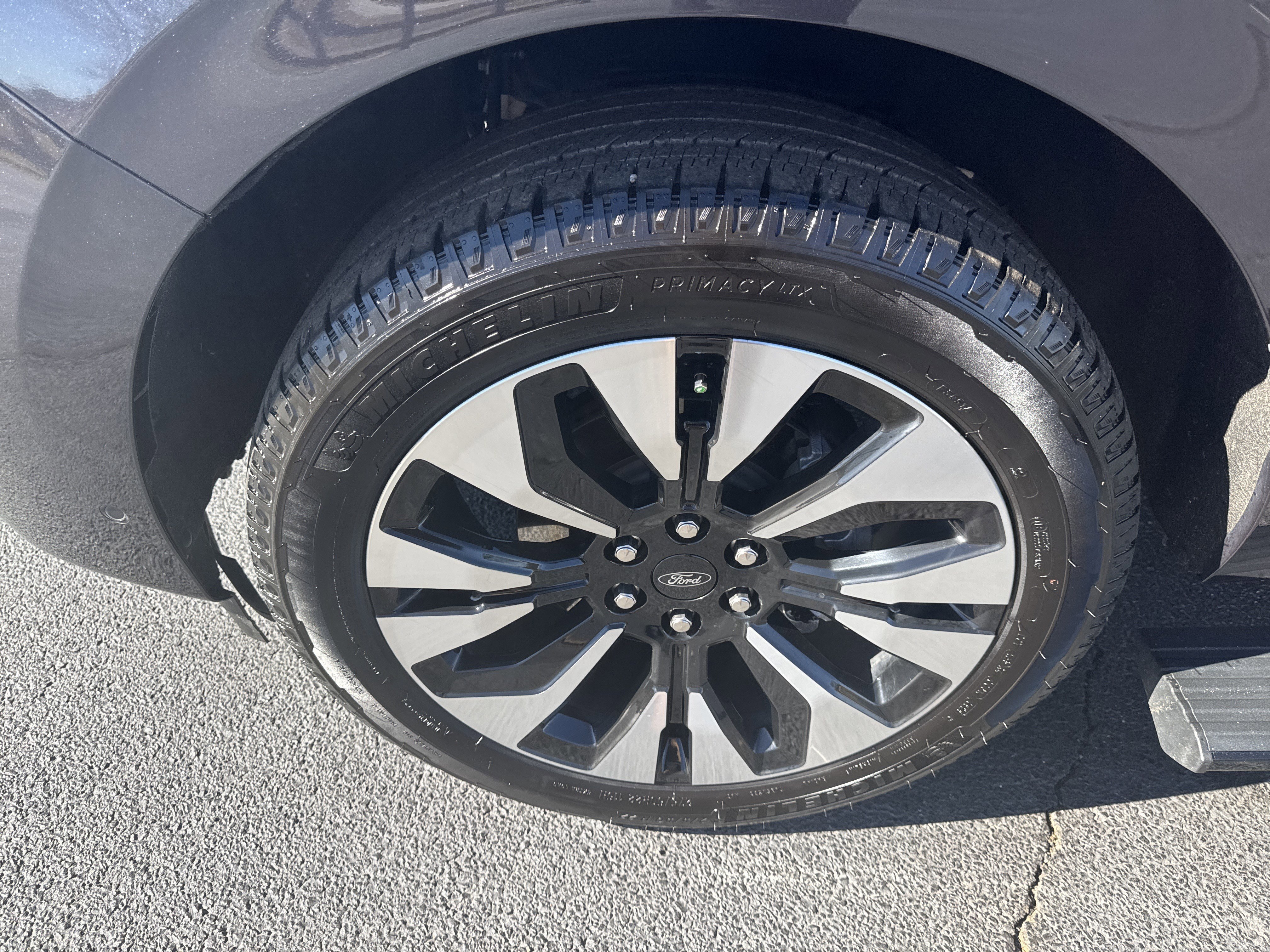 Certified 2025 Ford Expedition Platinum w/ Driver's Package image 11