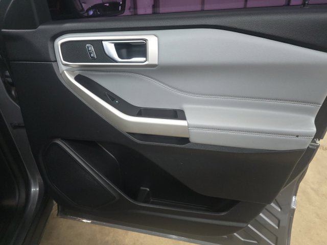 Certified 2021 Ford Explorer XLT w/ Equipment Group 202A AWD/4WD image 5