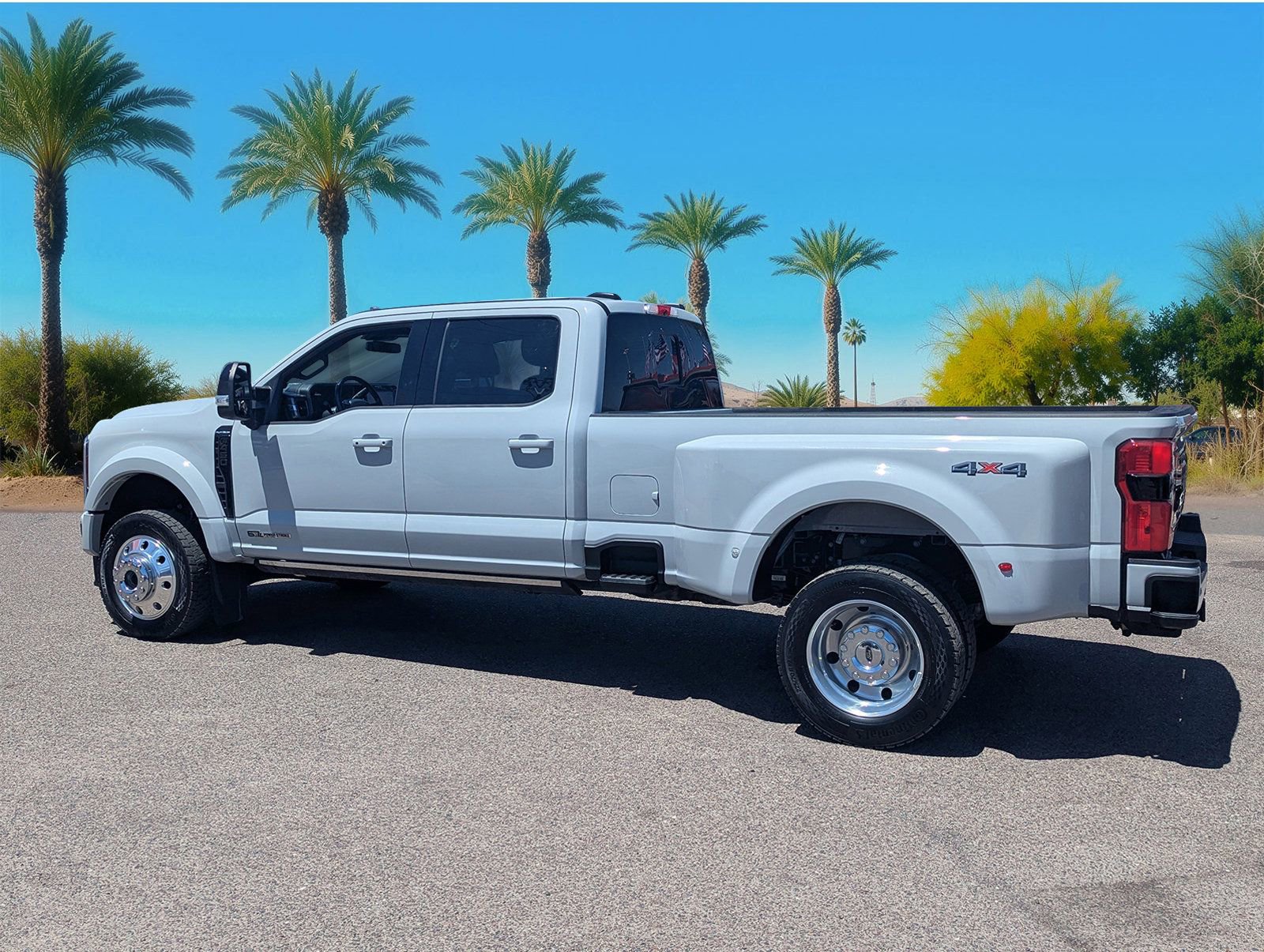 Certified 2025 Ford F450 Platinum AWD/4WD image 3