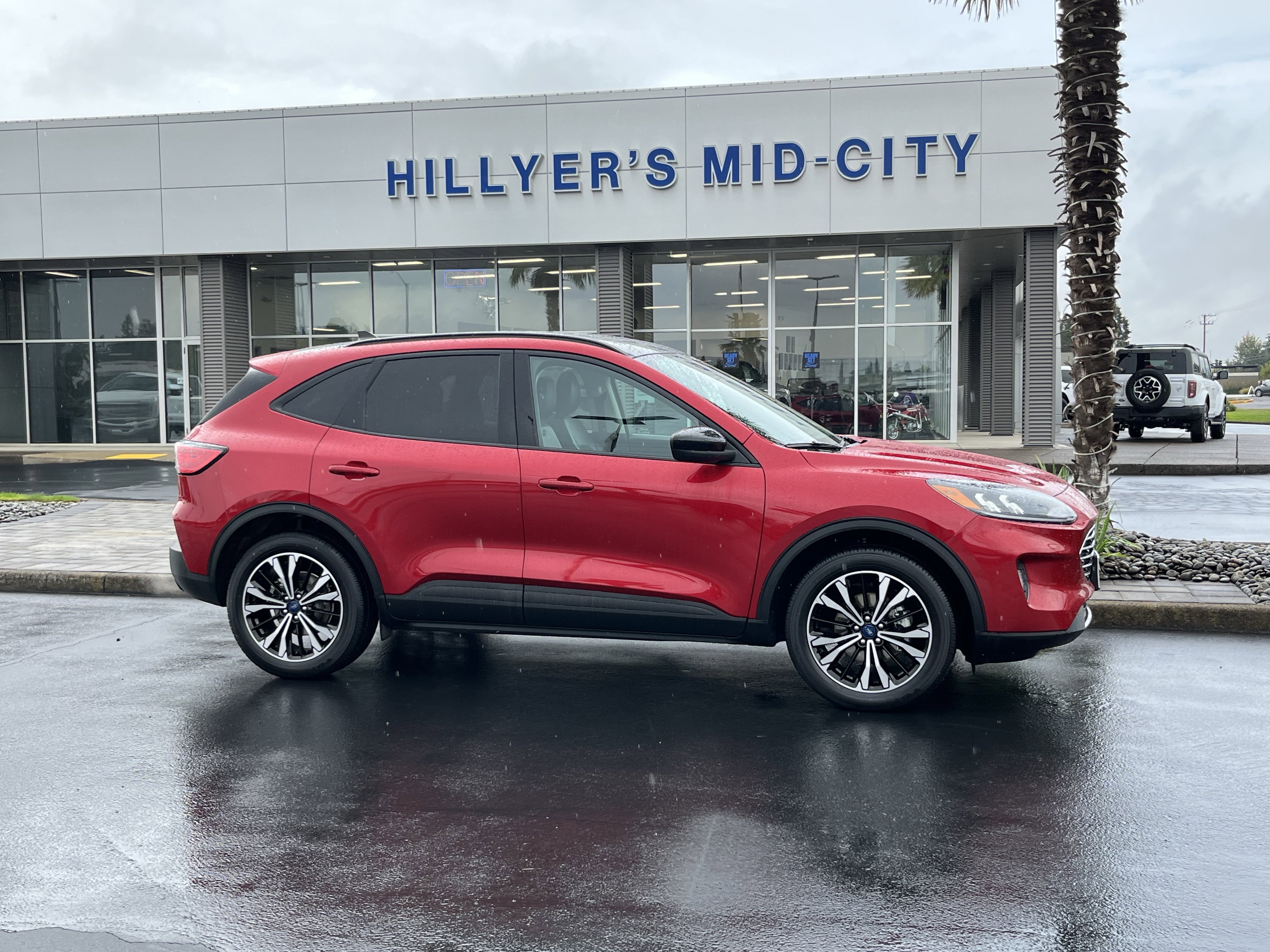 Certified 2022 Ford Escape SEL w/ SEL Stealth AWD Package image 2