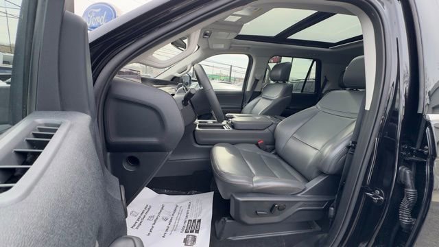 Certified 2025 Ford Expedition Active image 16