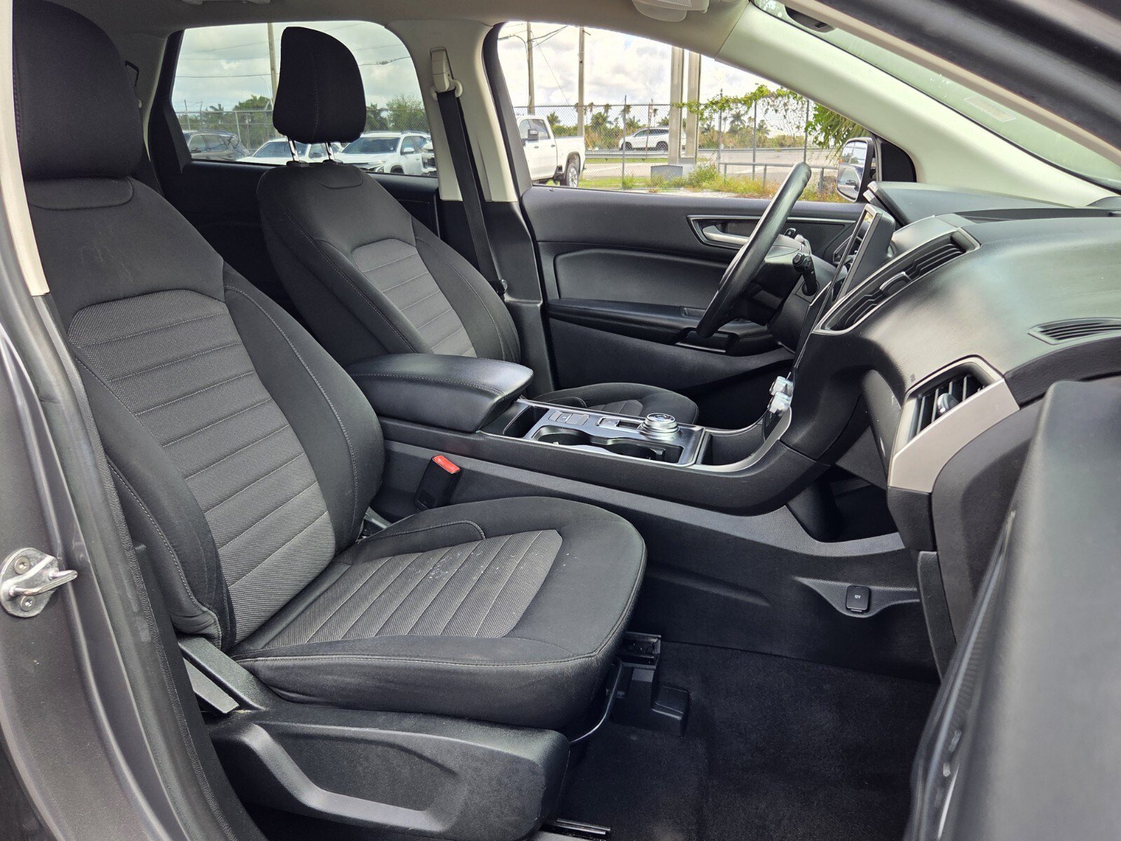 Certified 2022 Ford Edge SE w/ Black Appearance Package AWD/4WD image 17